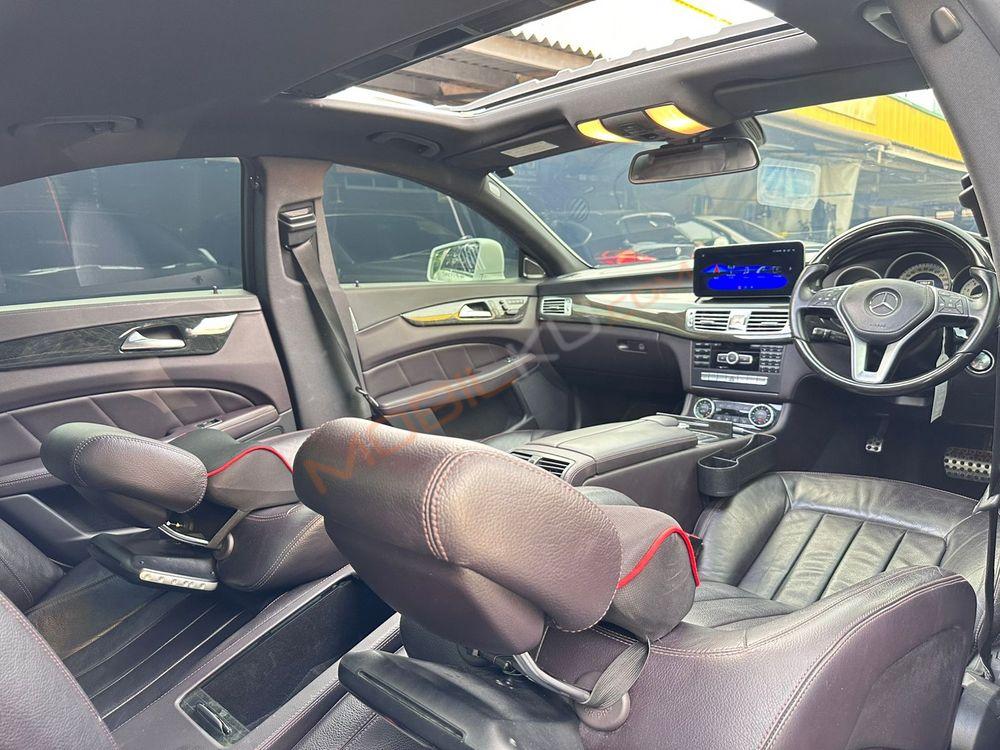 Mobil Mercedes-Benz CLS 2013