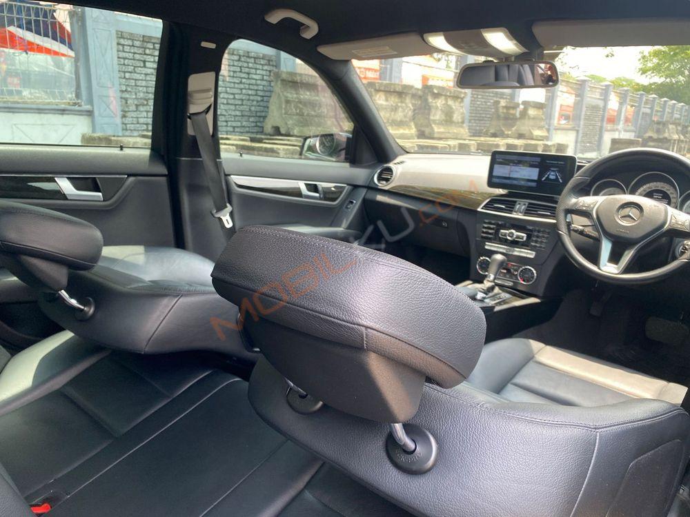 Mobil Mercedes-Benz C-Class 2013