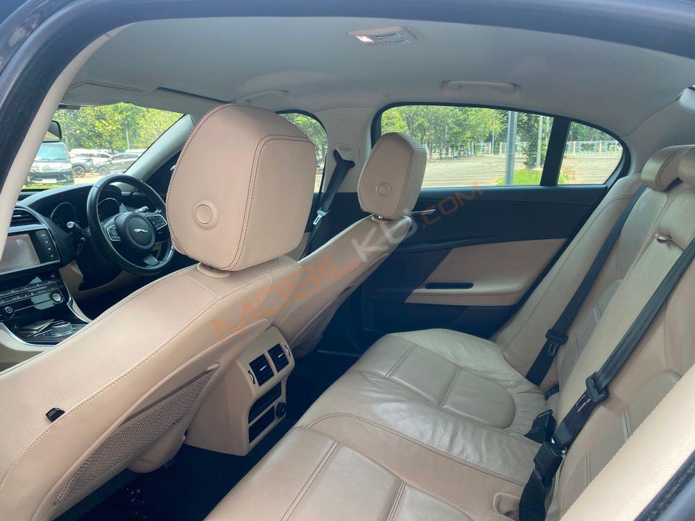Mobil Jaguar XE 2016