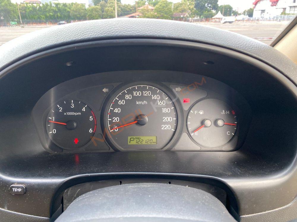 Mobil Hyundai Stargazer 2015