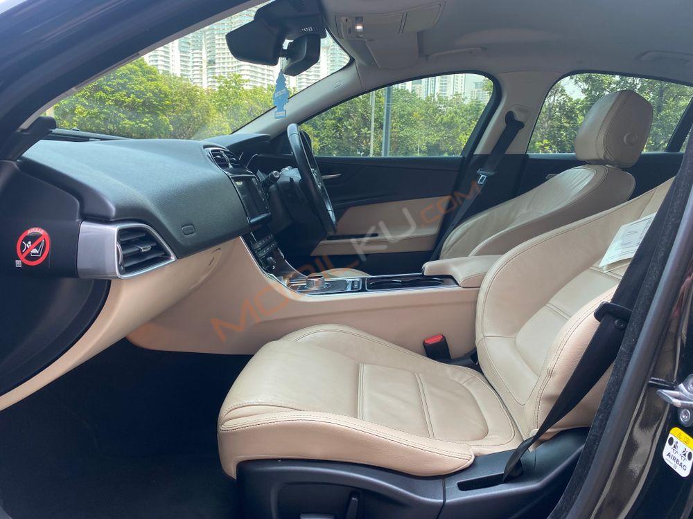 Mobil Jaguar XE 2016
