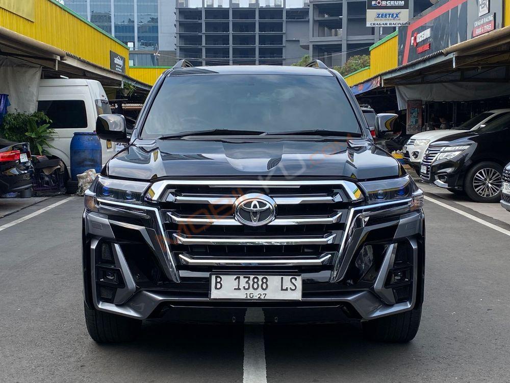 Mobil Toyota Land Cruiser 2008