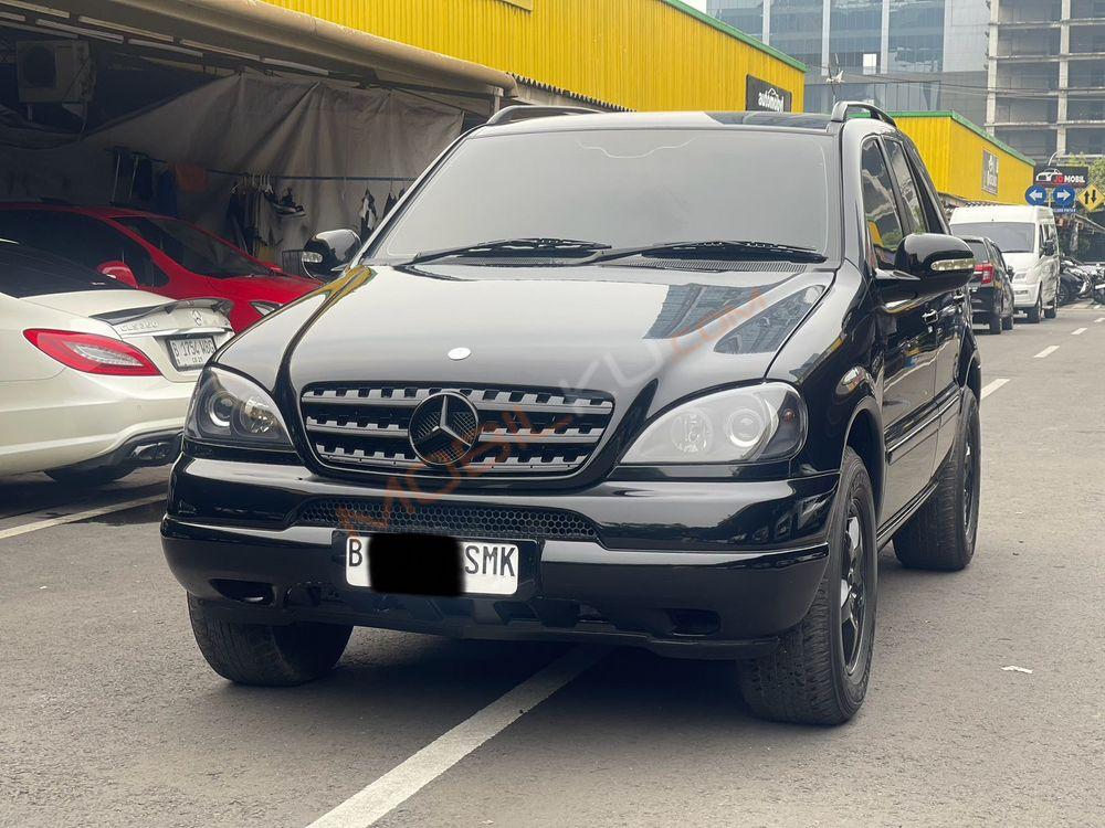 Mobil Mercedes-Benz ML 2002