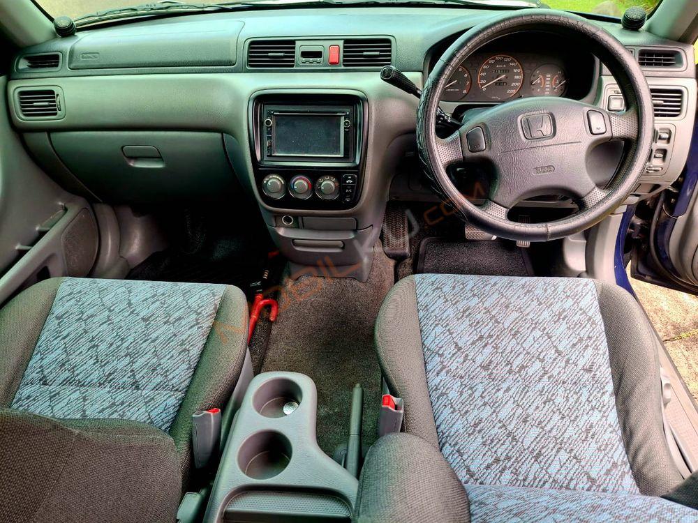 Mobil Honda CR-V 2001