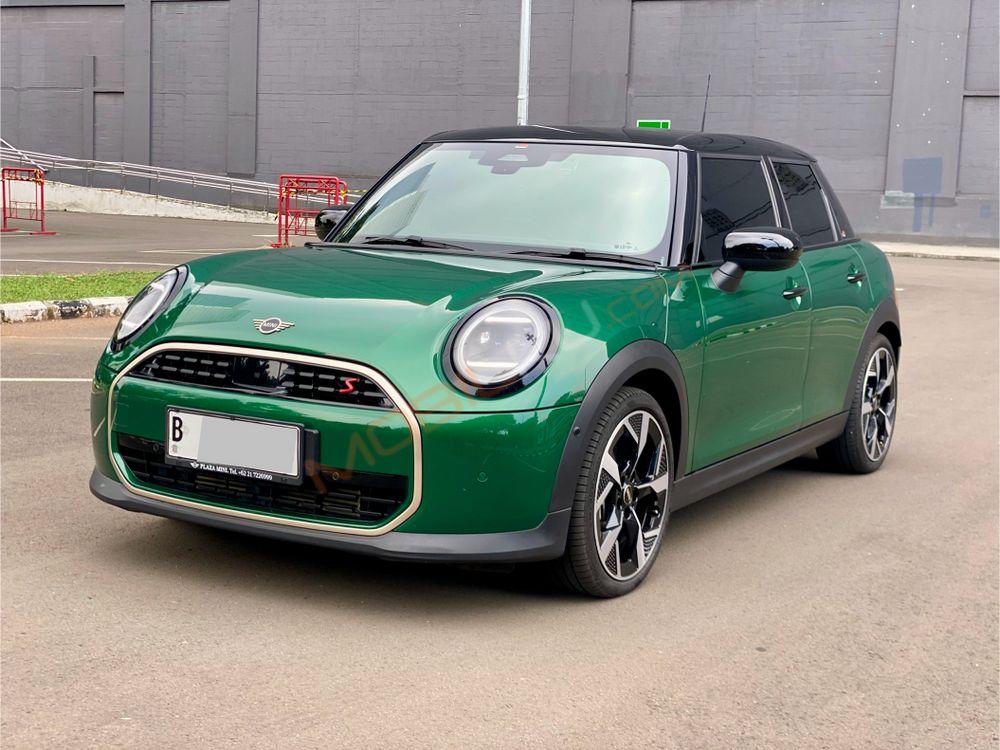 Mobil MINI 5-Door 2024