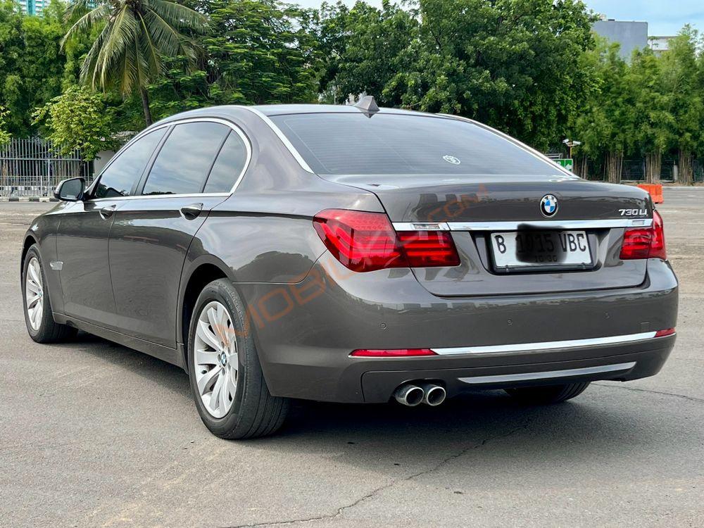 Mobil BMW 7 Series 2013