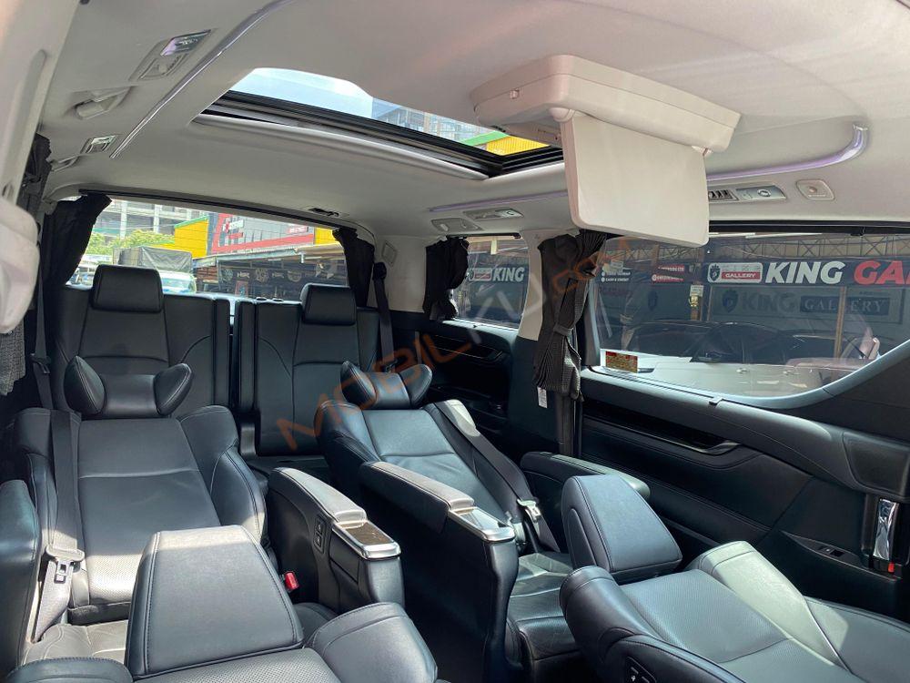 Mobil Toyota Vellfire 2017