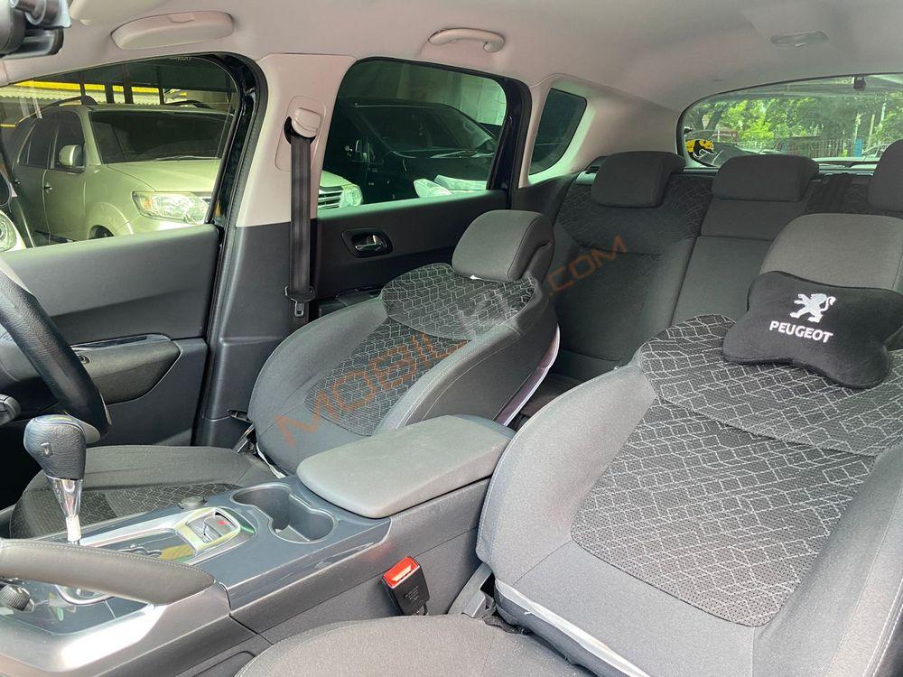 Mobil Peugeot 3008 2016