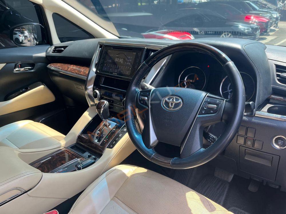 Mobil Toyota Alphard 2019