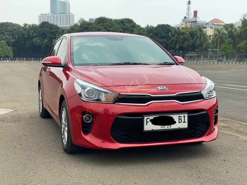Mobil Kia Rio 2017