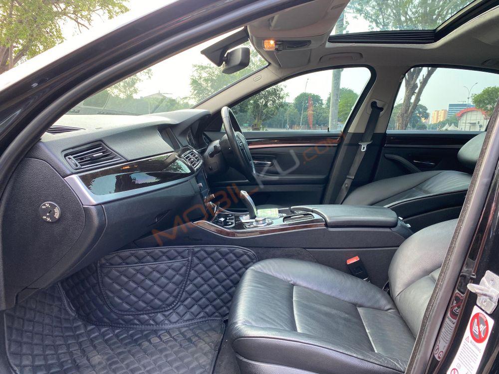 Mobil BMW 5 Series 2013