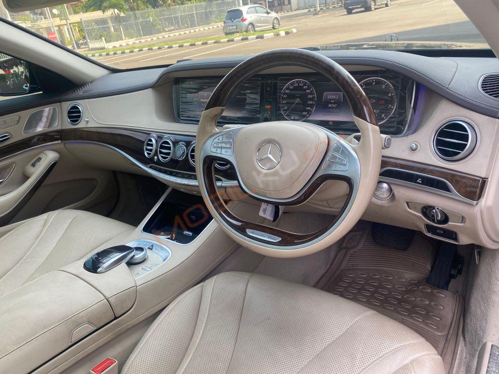Mobil Mercedes-Benz S-Class 2015