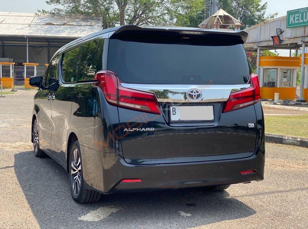 Mobil Toyota Alphard 2019