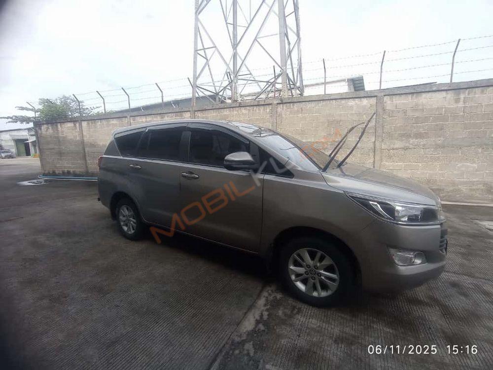 Mobil Toyota Kijang Innova 2019