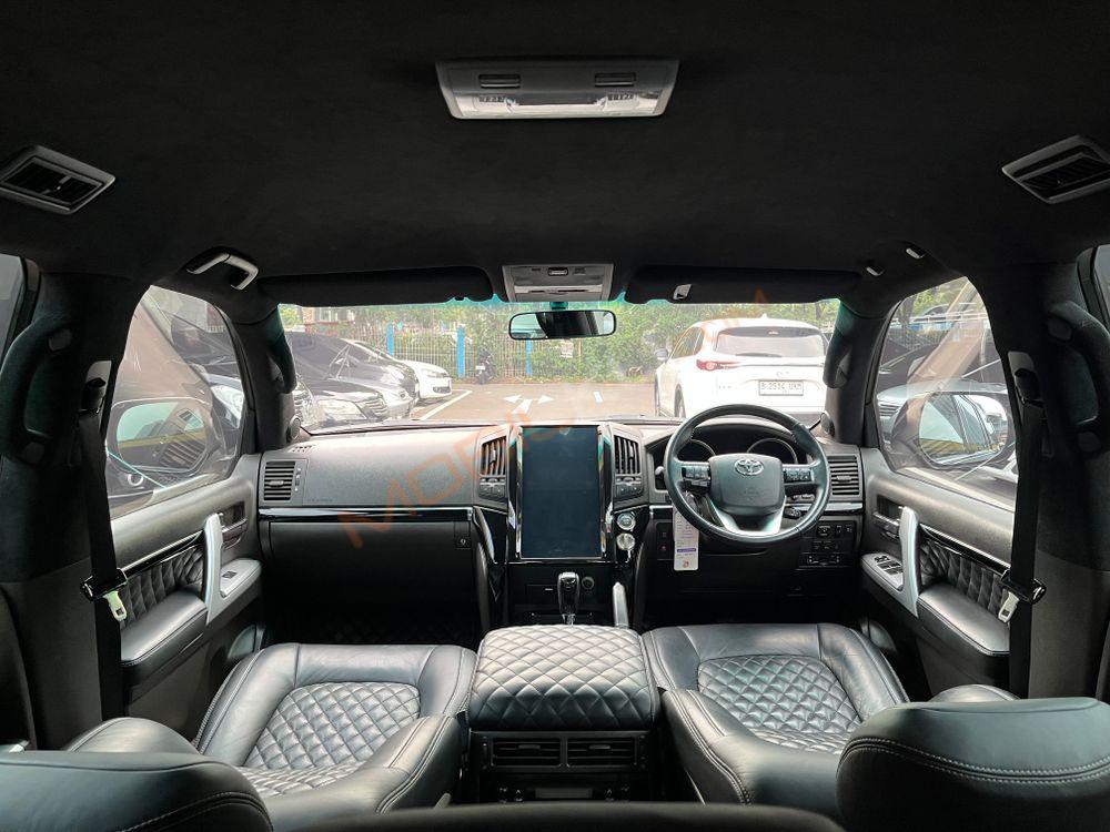 Mobil Toyota Land Cruiser 2008