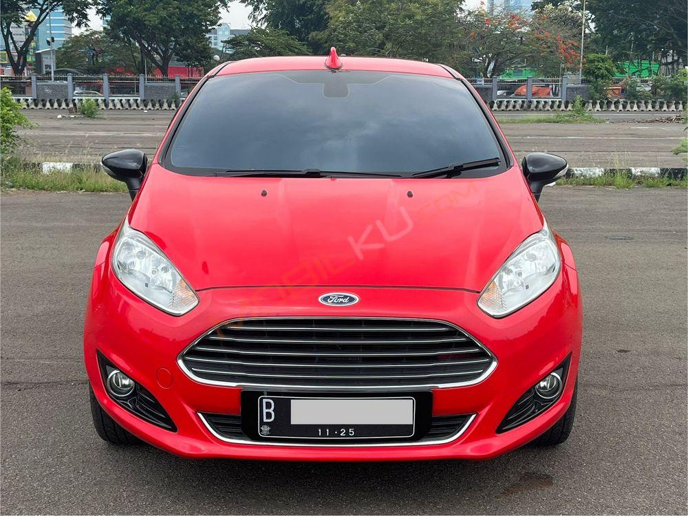 Mobil Ford Fiesta 2013