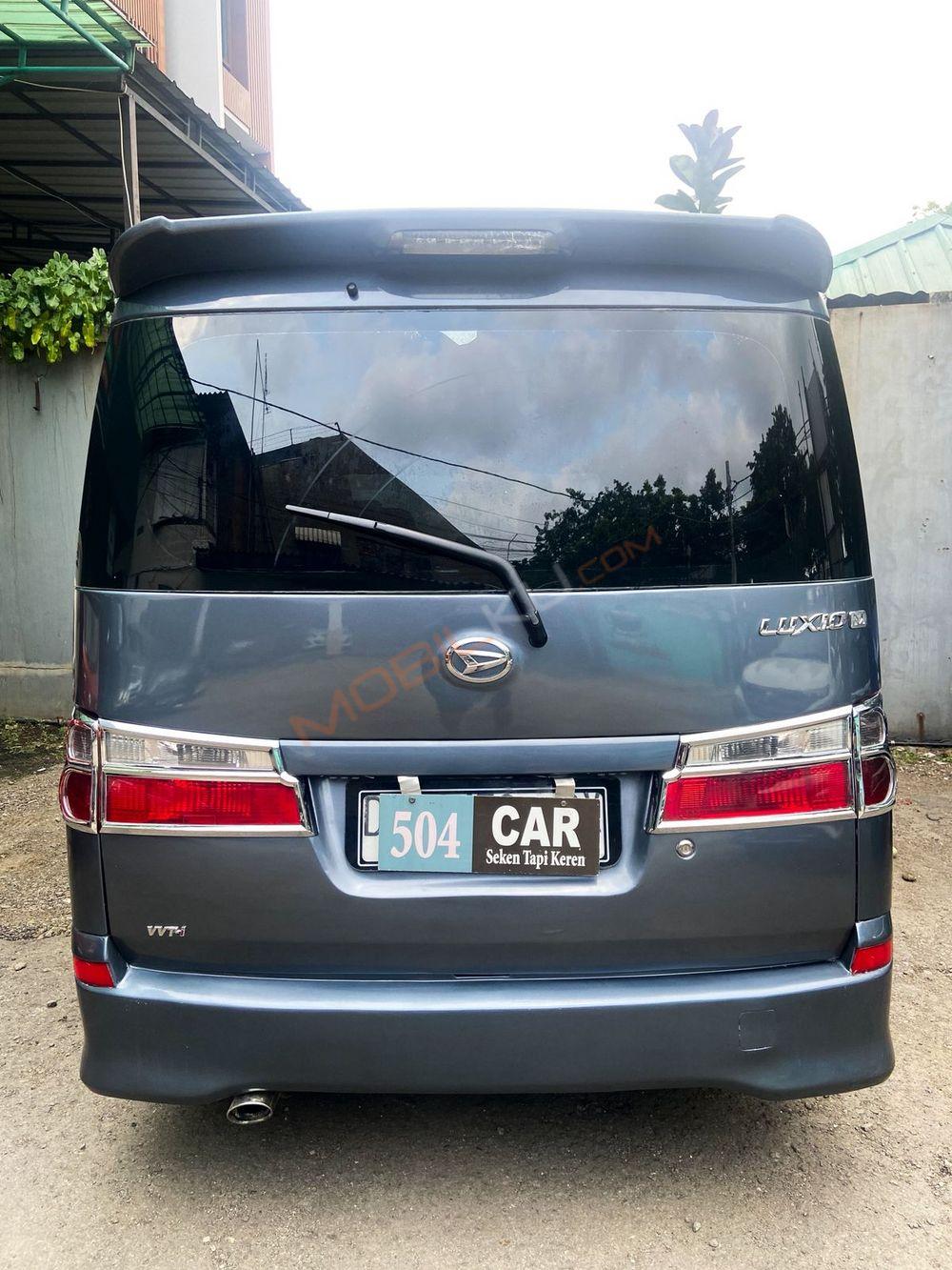 Mobil Daihatsu Luxio 2012