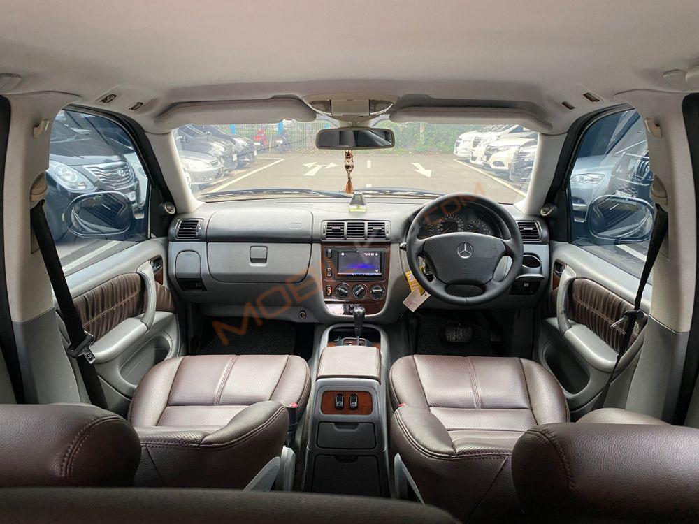 Mobil Mercedes-Benz ML 2002