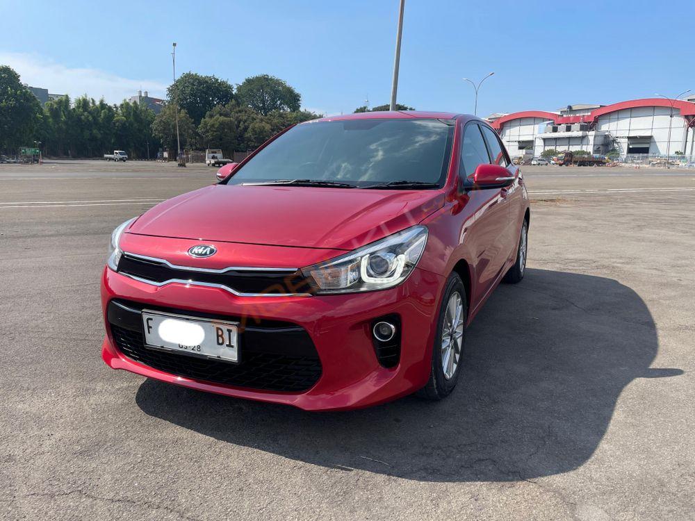 Mobil Kia Rio 2017
