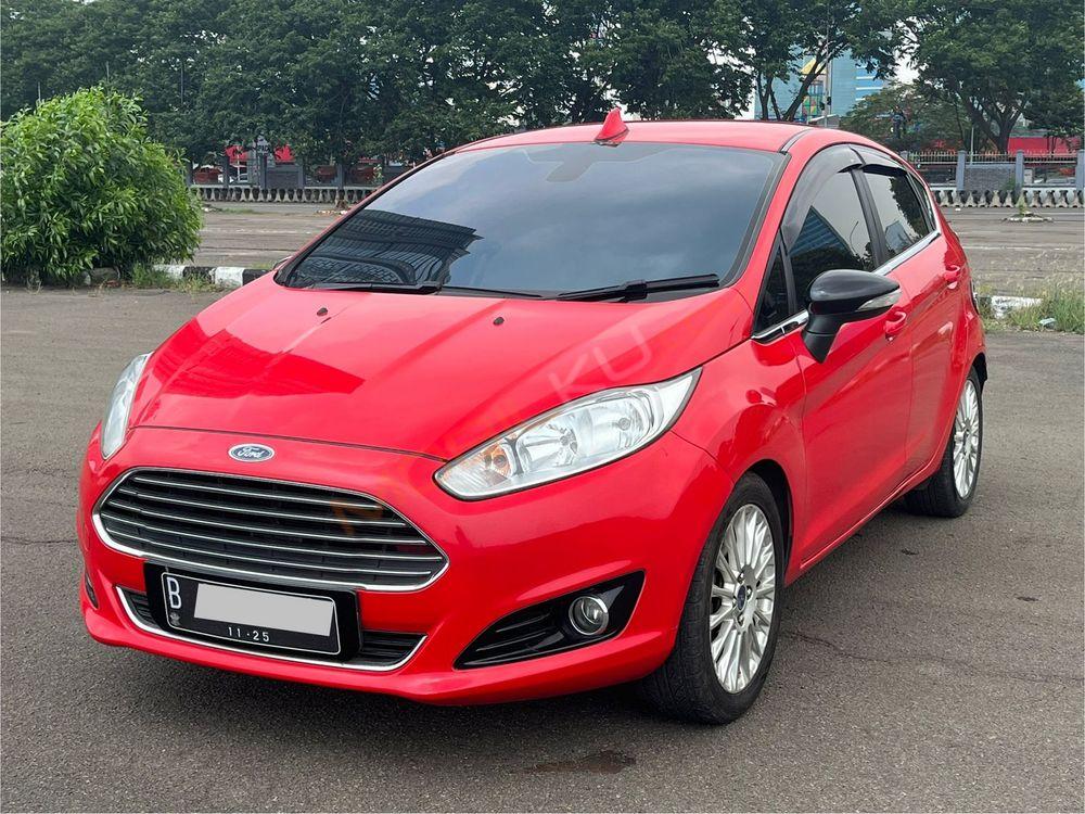 Mobil Ford Fiesta 2013