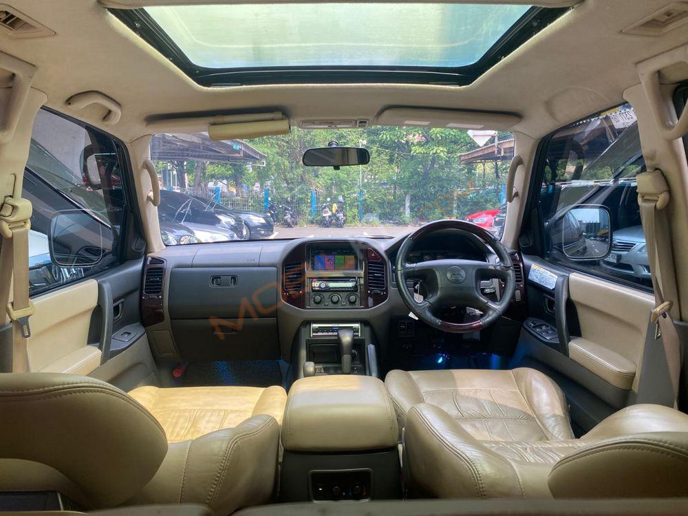 Mobil Mitsubishi Pajero 2001