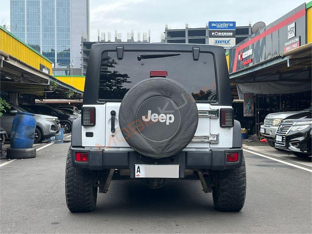 Mobil Jeep Wrangler 2014