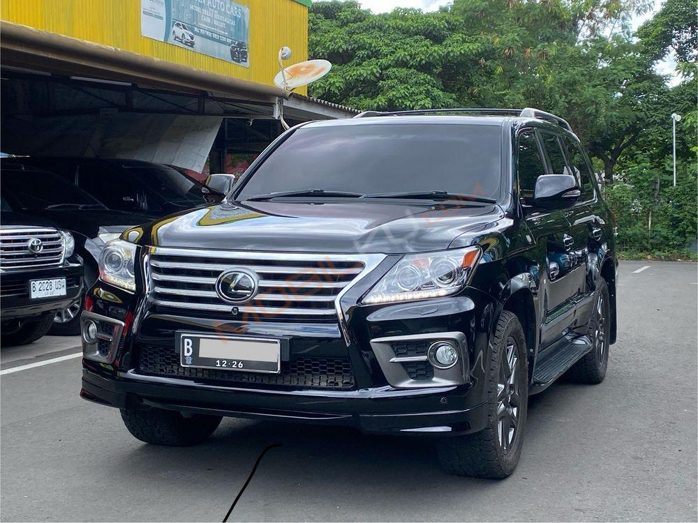 Mobil Lexus LX 2014