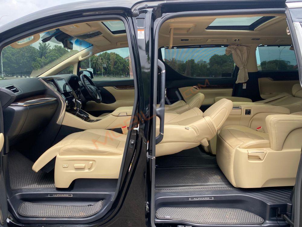 Mobil Toyota Alphard 2019