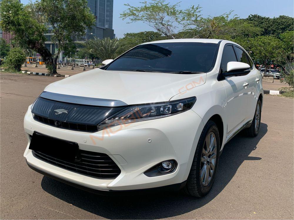 Mobil Toyota Harrier 2014
