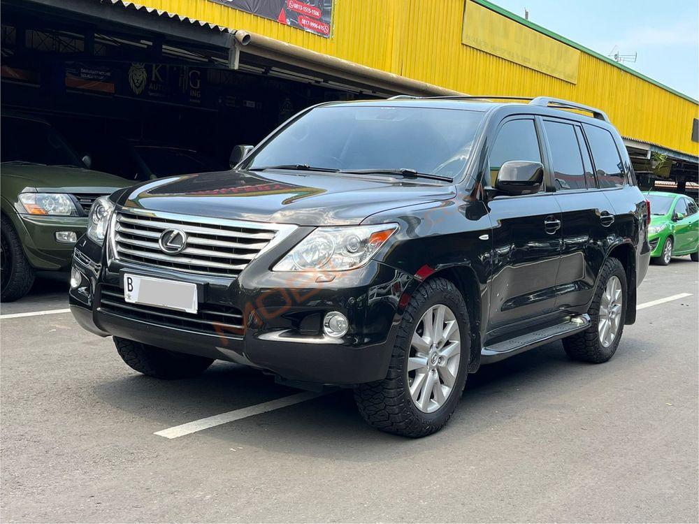 Mobil Lexus LX 2011