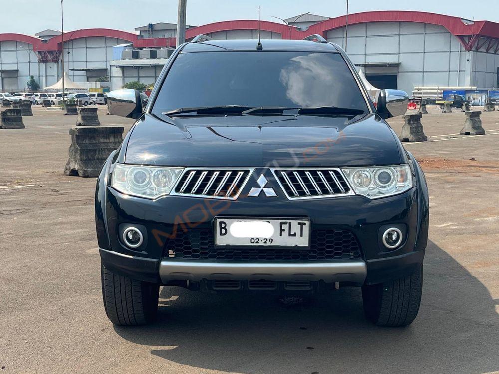Mobil Mitsubishi Pajero 2010