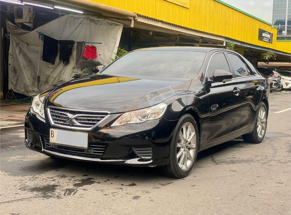 Mobil Toyota Mark X 2012