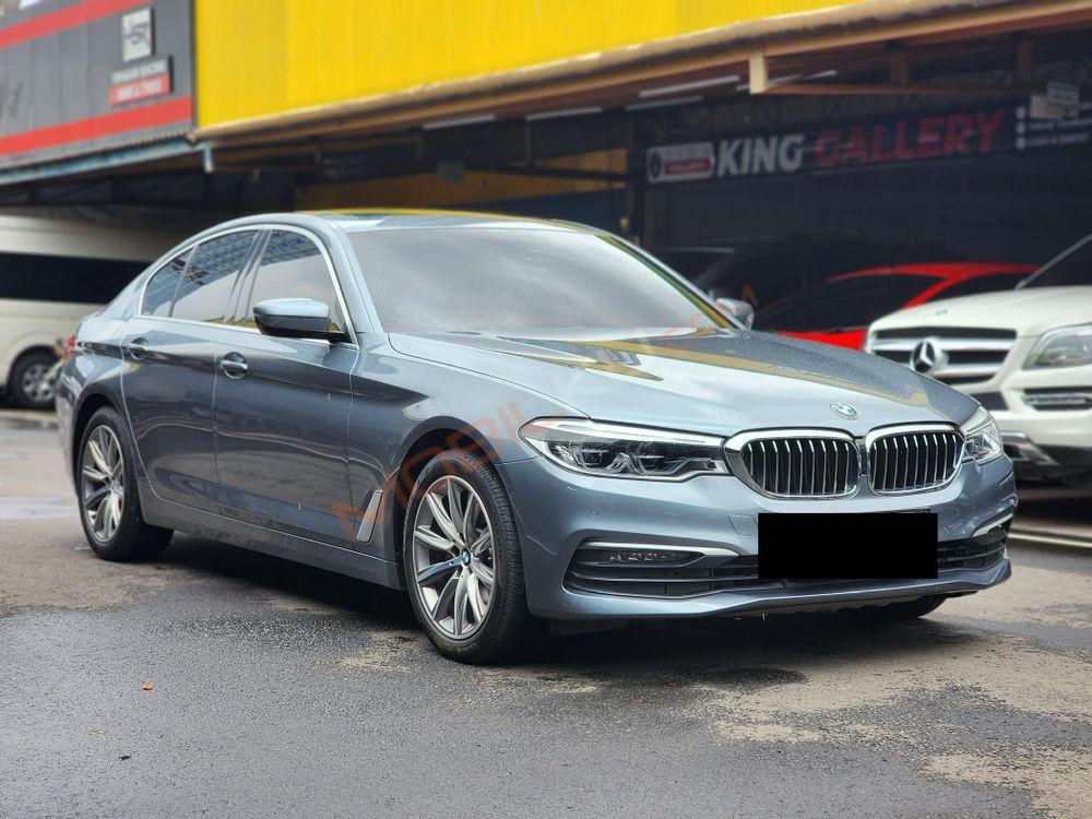 Mobil BMW 5 Series 2020