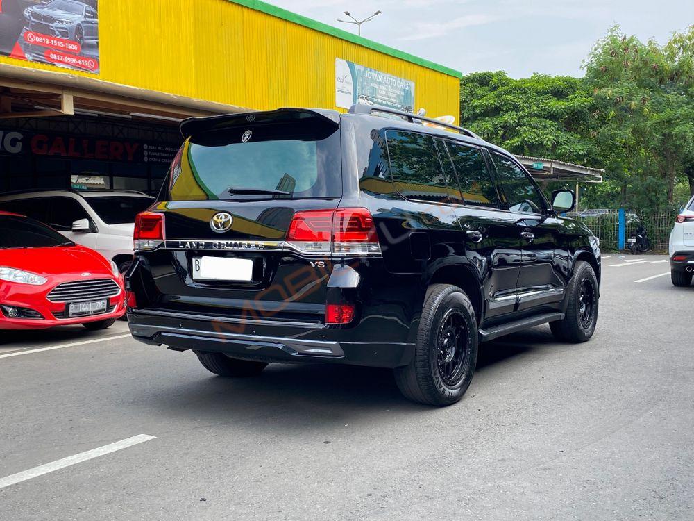 Mobil Toyota Land Cruiser 2008
