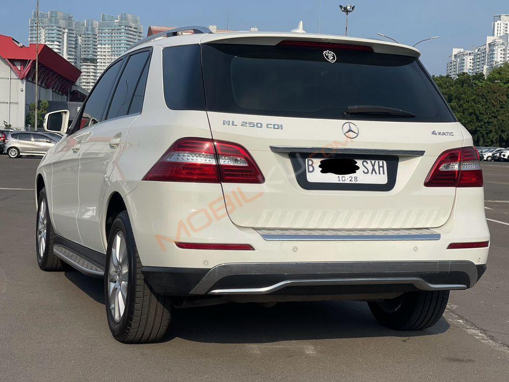 Mobil Mercedes-Benz ML 2013