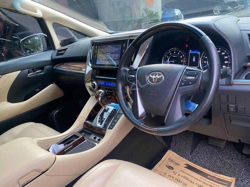 Mobil Toyota Alphard 2019