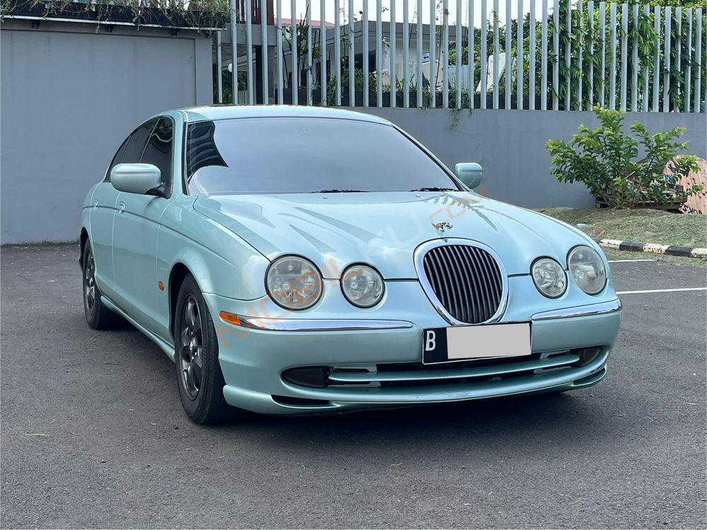 Mobil Jaguar S-Type 2002