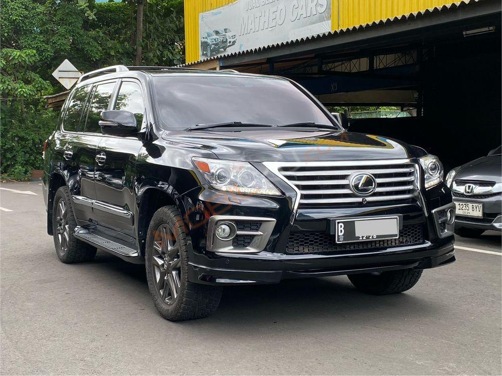 Mobil Lexus LX 2014