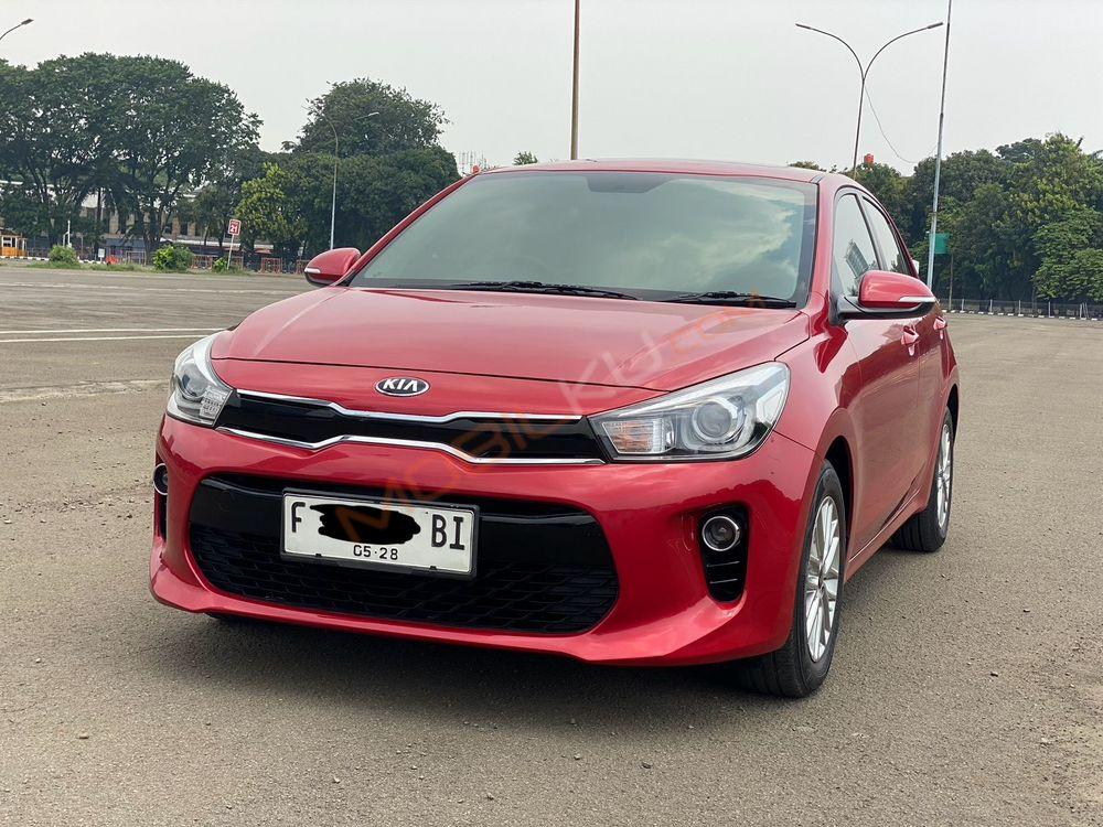 Mobil Kia Rio 2017