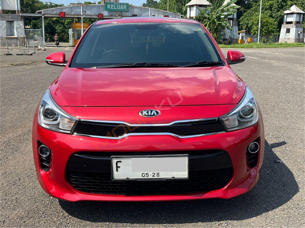 Mobil Kia Rio 2017