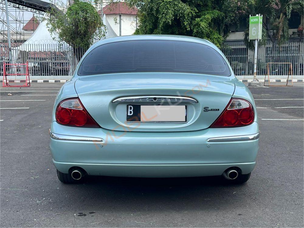 Mobil Jaguar S-Type 2002