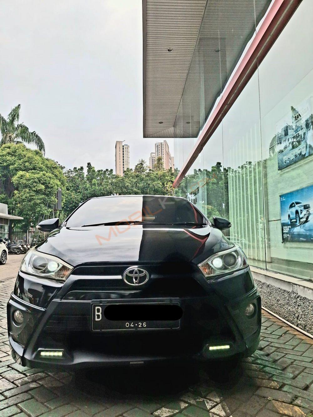 Mobil Toyota Yaris 2016
