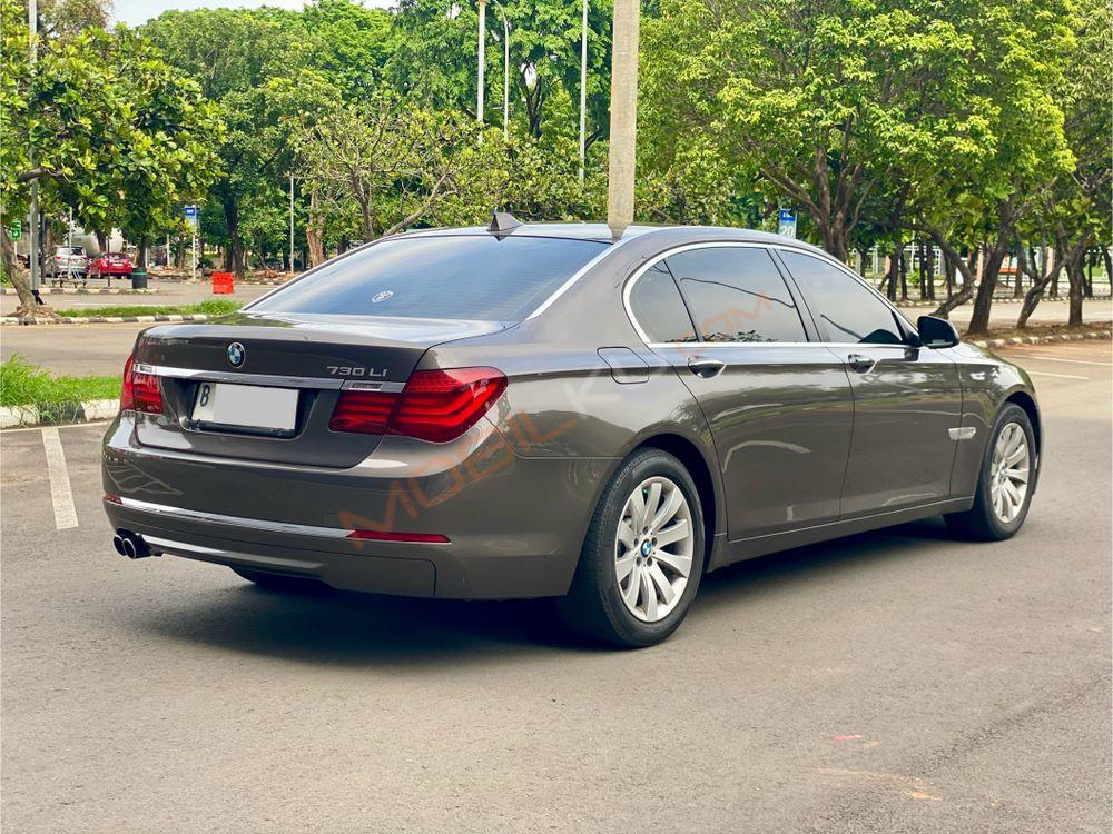Mobil BMW 7 Series 2013