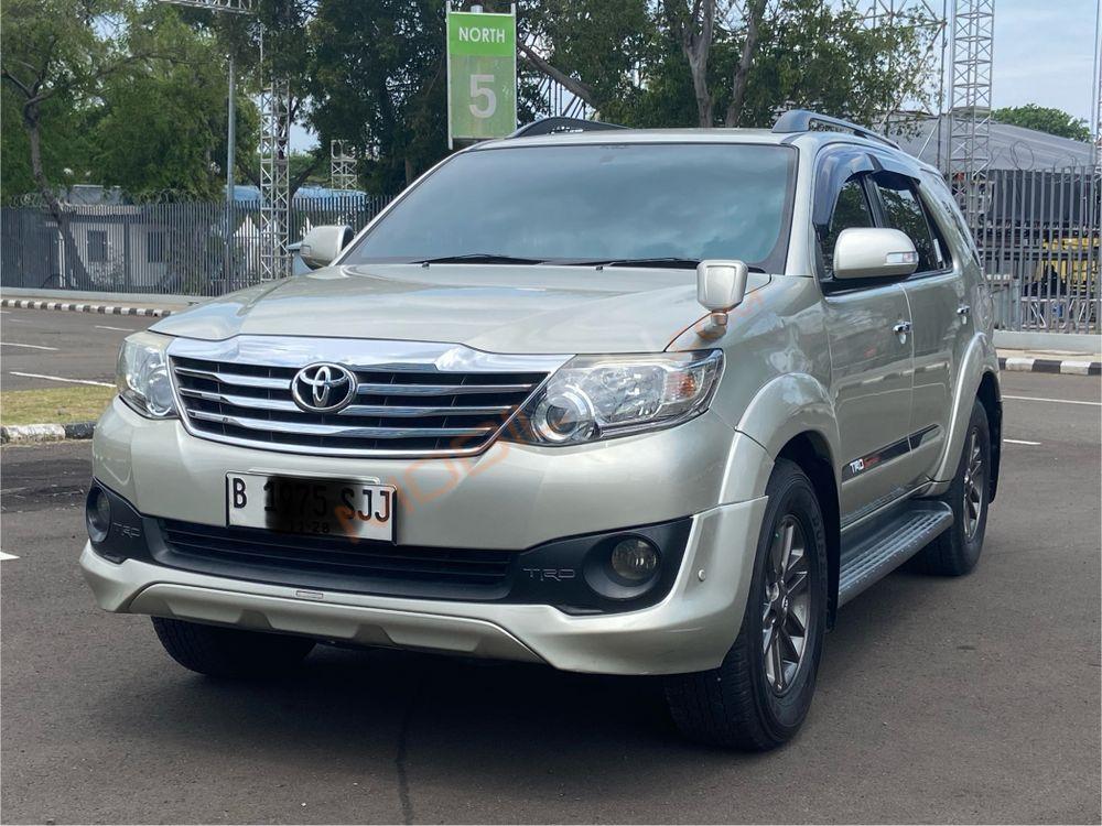 Mobil Toyota Fortuner 2013
