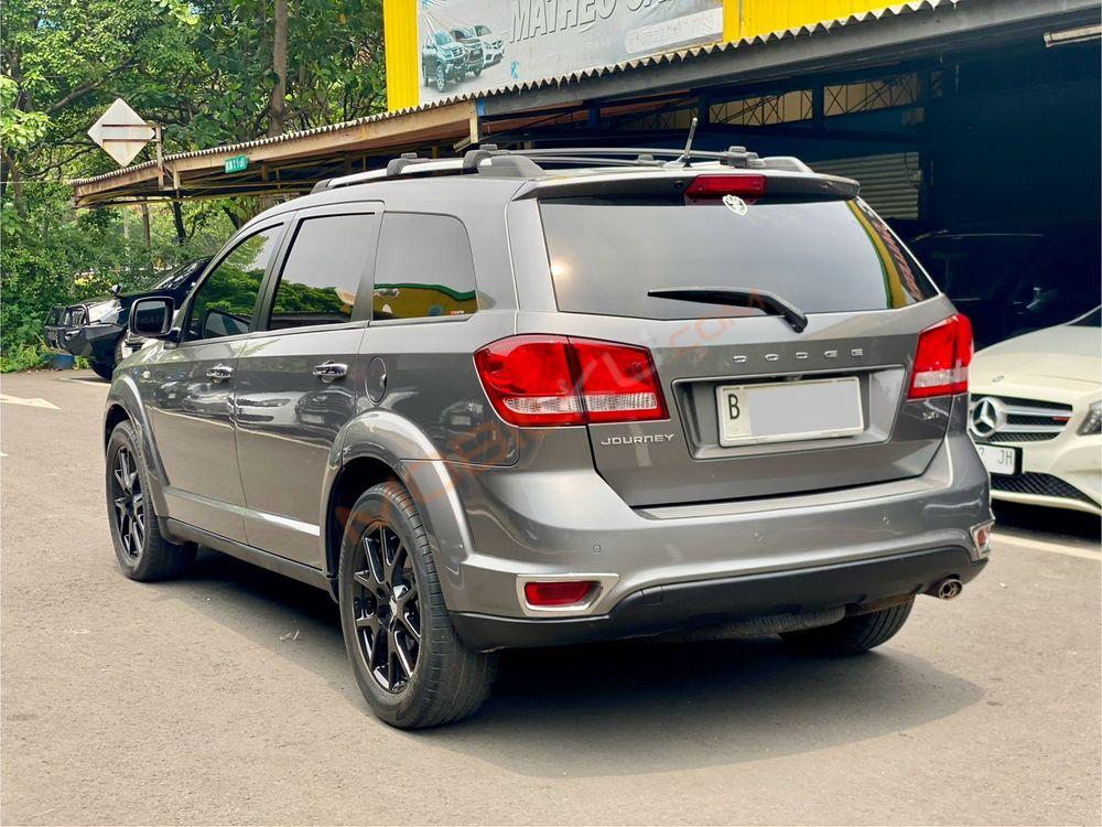 Mobil Dodge Journey 2013