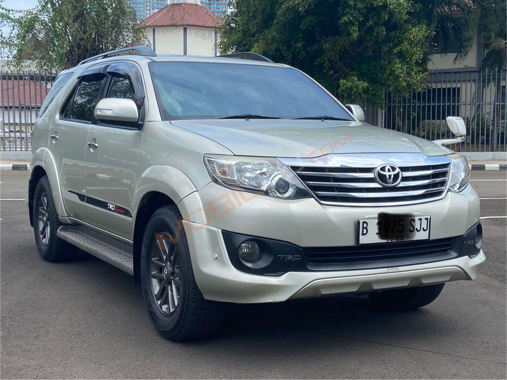 Mobil Toyota Fortuner 2013
