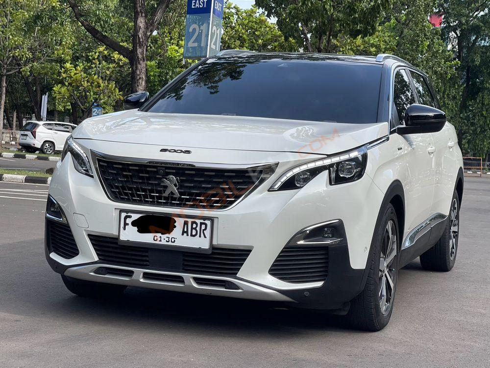 Mobil Peugeot 5008 2019