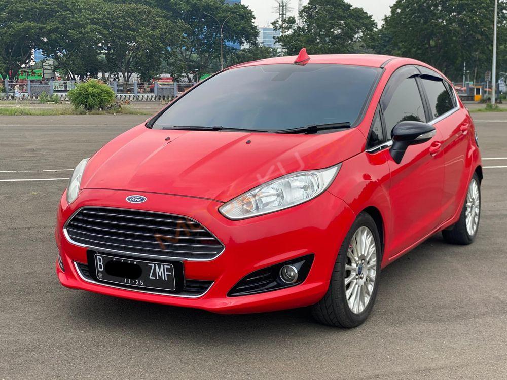 Mobil Ford Fiesta 2013