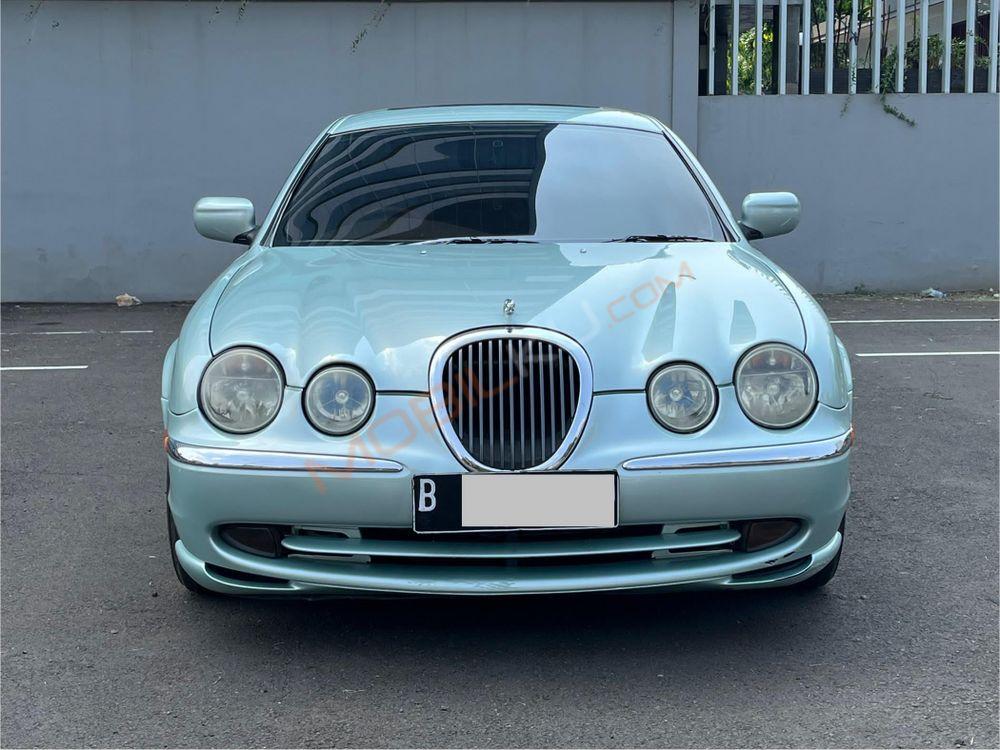Mobil Jaguar S-Type 2002