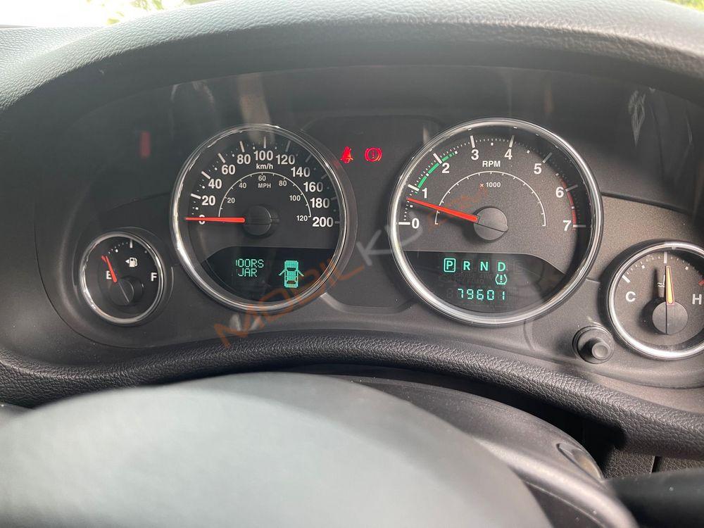 Mobil Jeep Wrangler 2013